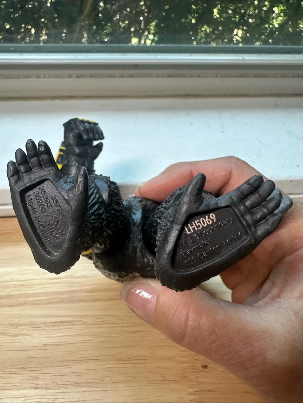 Poseable king kong beast Action Figure with Yellow glove X Kong the new empire